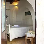 Bed & Breakfast Trulli Antica Fonte 3*