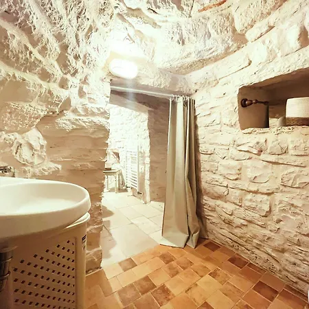 Bed & Breakfast Trulli Antica Fonte 4*